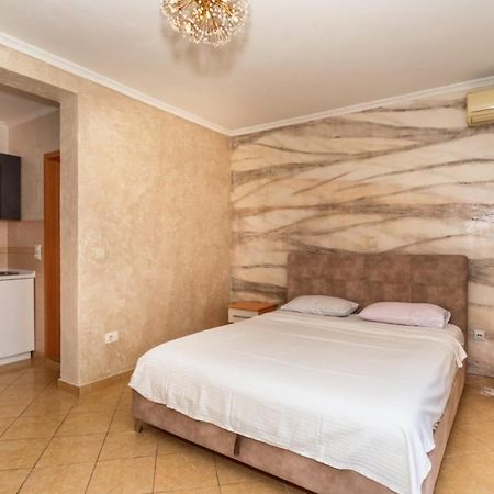 Ani Apartmani Dobra Voda Εξωτερικό φωτογραφία